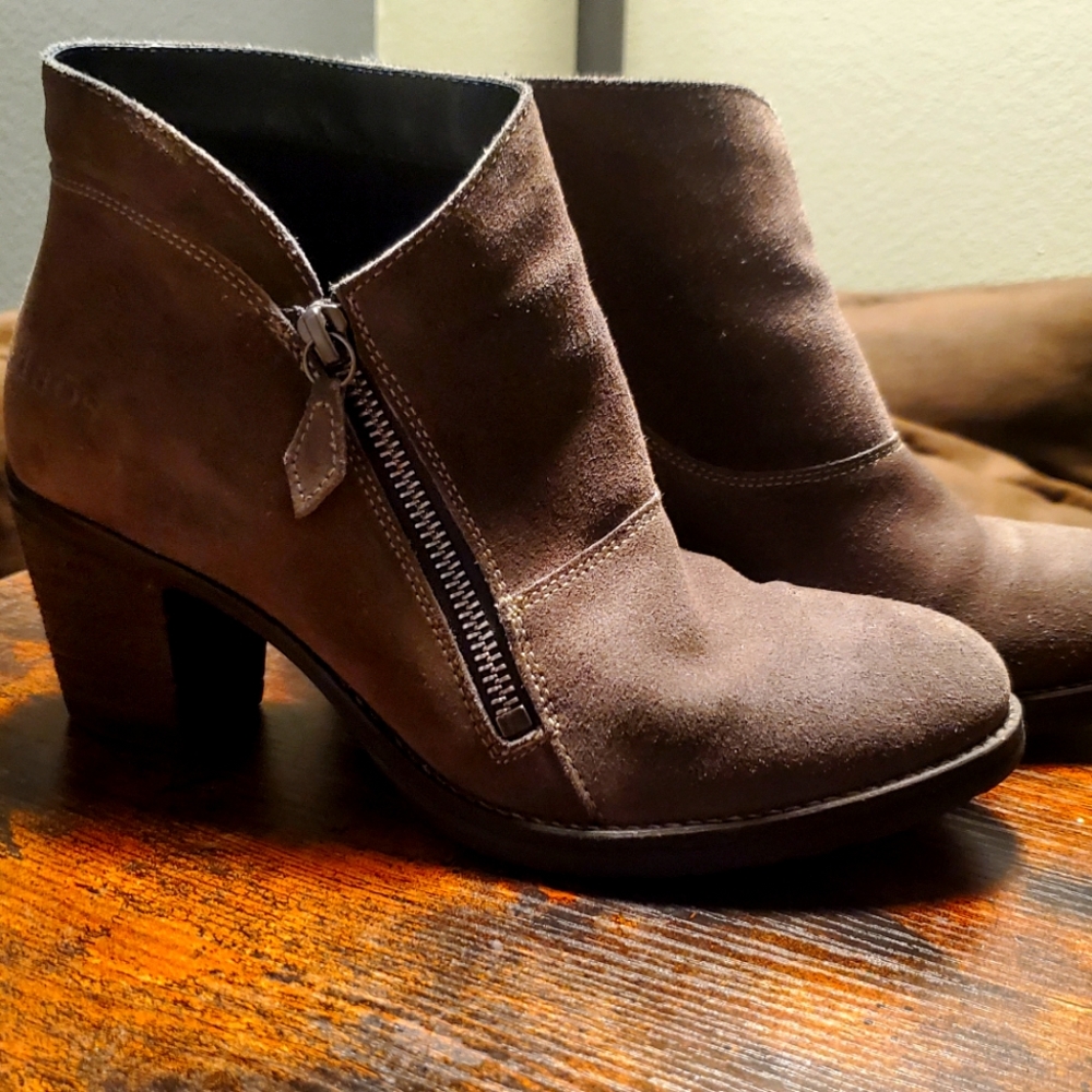 Taos Boots
